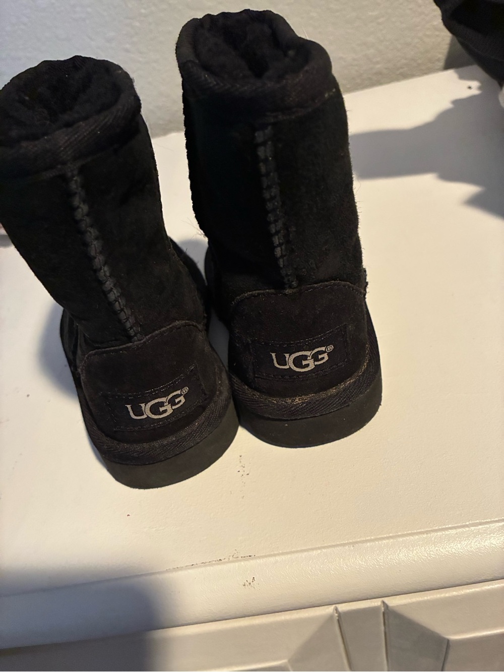 UGG Kids Short Suede Boot - Black